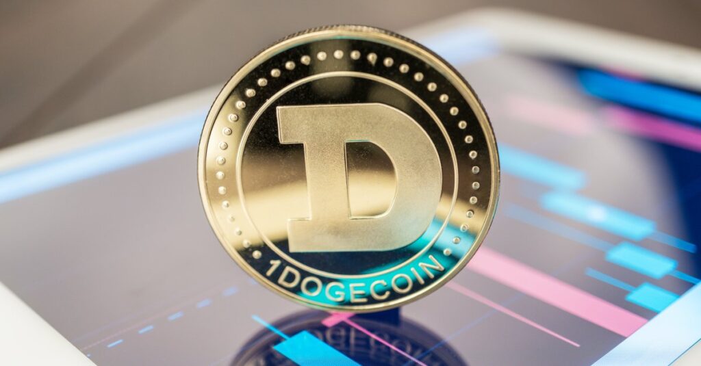 Dogecoin: Причины роста на более чем 120% за неделю