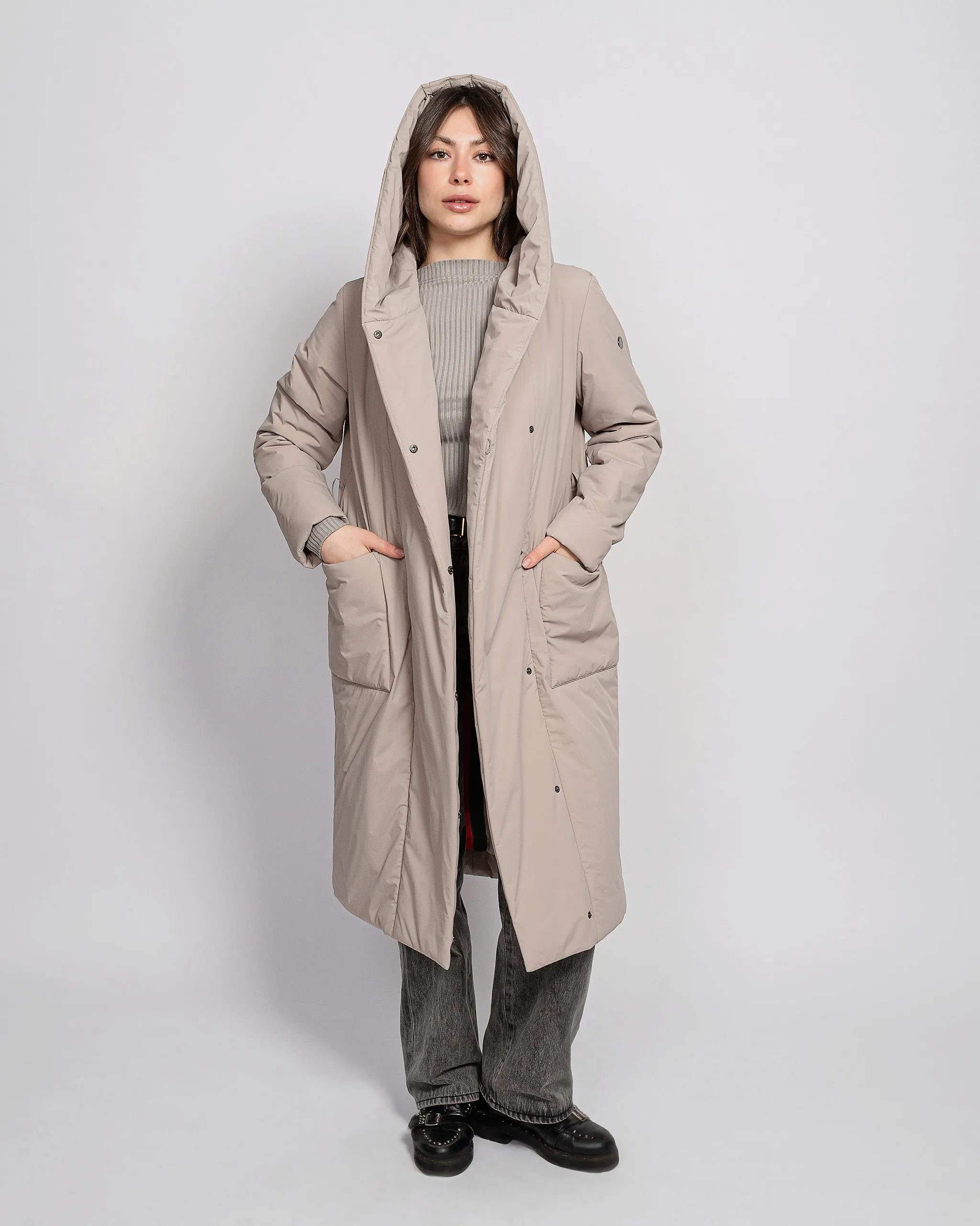 Почему стоит выбрать пальто из текстиля: комфорт, стиль и практичность