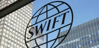 Орешкин заявил о намерении властей сделать так, что SWIFT не будет нужна