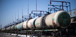 Пошлина на экспорт нефти из России снизится до 53 долларов за тонну