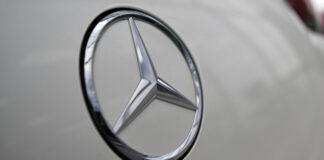 «Коммерсант» сообщил о желании Mercedes-Benz продать завод в Подмосковье
