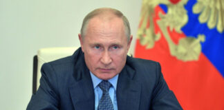 Путин призвал действовать в условиях санкций четко и быстро