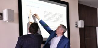 Губернатор Андрей Травников на площадках проекта Академгородка 2.0 провел выездное рабочее совещание