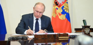 Путин продлил ответные меры России на потолок цен на нефть