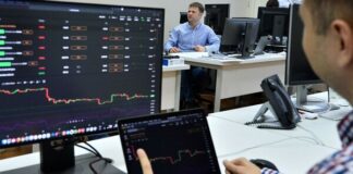 Криптобиржа Binance может уйти из России, сообщили СМИ