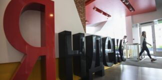 Минцифры ждет материалы сделки по продаже российских активов Yandex N.V.