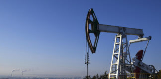 Алжир, Оман, Ирак и ОАЭ объявили, что продлят сокращение добычи нефти