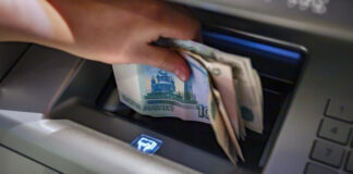 Аналитик раскрыл, как проблемы с курсом рубля отразятся на вкладчиках