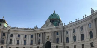 Встречаем Новый Год в Путешествии, выбираем и бронируем отель в популярной локации