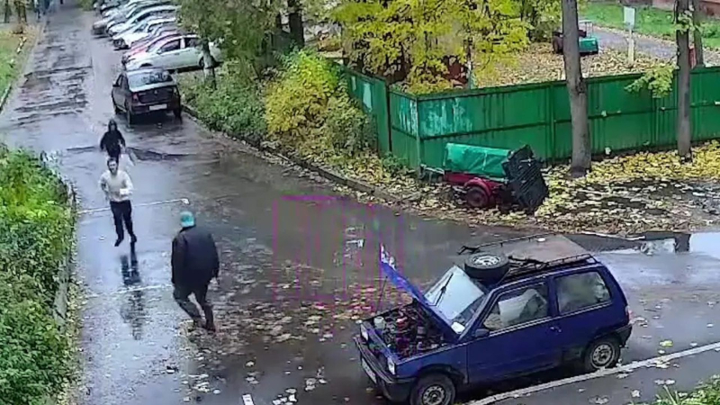 В Подмосковье &laquo;дед-каратист&raquo; спас школьника от ограбления